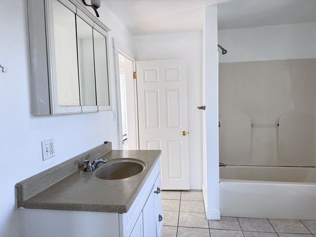 97 Sylvan St. 7, Danvers, MA 01923