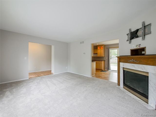 21728 Ruth Street, Farmington, MI 48336