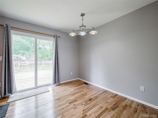 21728 Ruth Street, Farmington, MI 48336