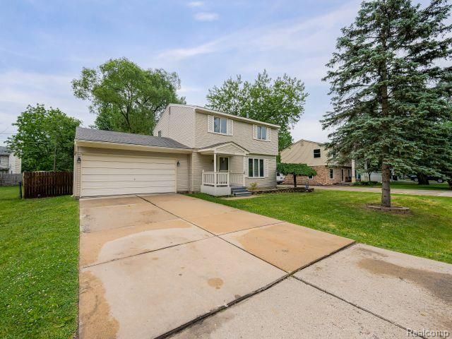 21728 Ruth Street, Farmington, MI 48336