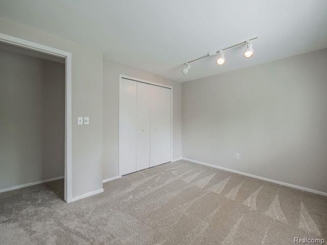 21728 Ruth Street, Farmington, MI 48336