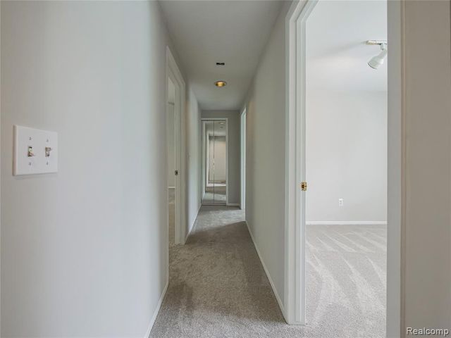 21728 Ruth Street, Farmington, MI 48336