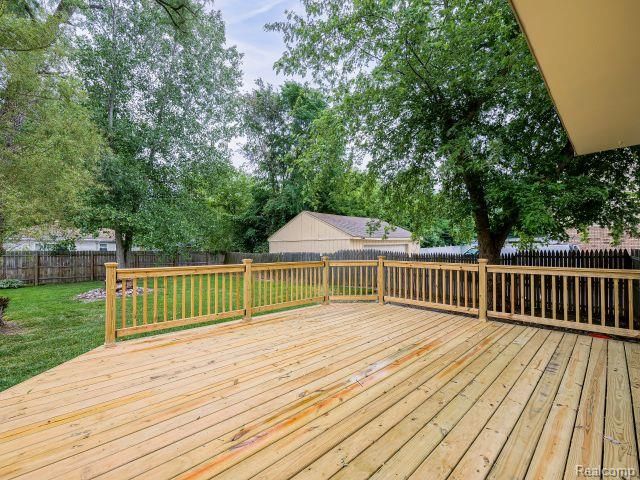 21728 Ruth Street, Farmington, MI 48336