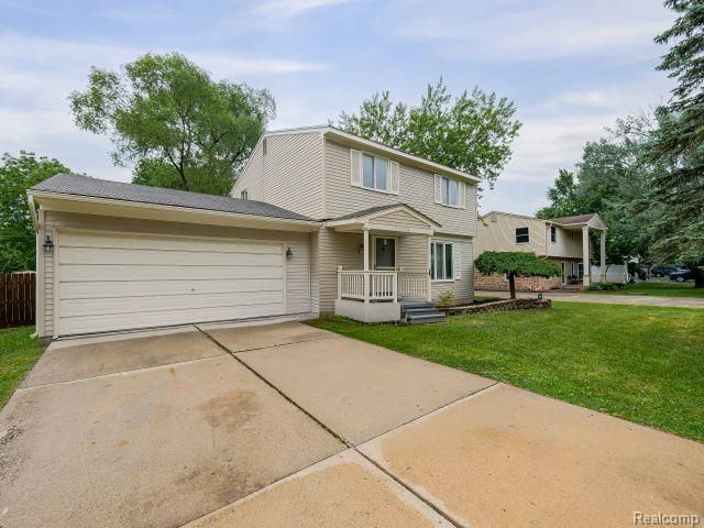 21728 Ruth Street, Farmington, MI 48336