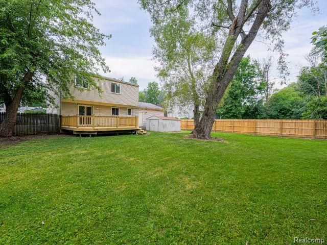 21728 Ruth Street, Farmington, MI 48336