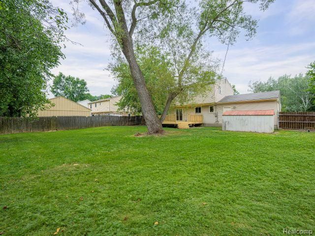 21728 Ruth Street, Farmington, MI 48336