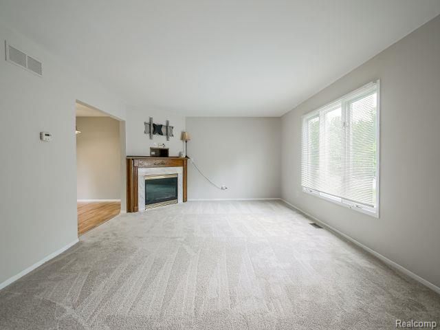 21728 Ruth Street, Farmington, MI 48336