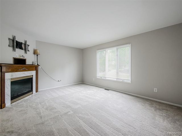 21728 Ruth Street, Farmington, MI 48336