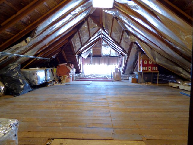 121 Monroe Avenue, Elgin, IL 60123