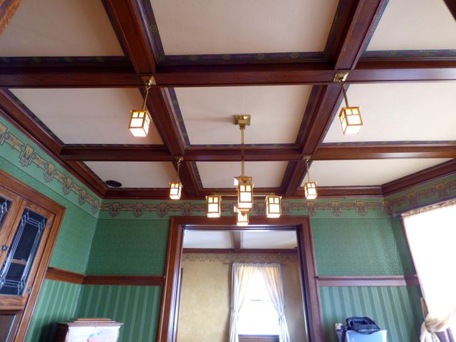 121 Monroe Avenue, Elgin, IL 60123