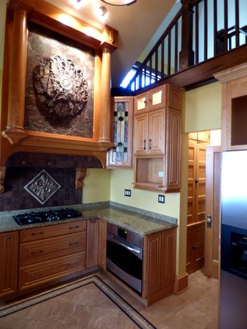 121 Monroe Avenue, Elgin, IL 60123