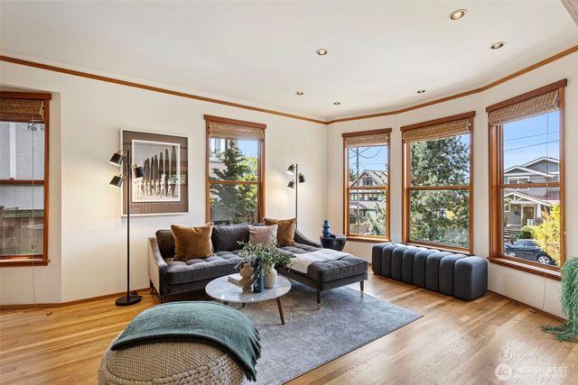 1524 10th Avenue W, Seattle, WA 98119