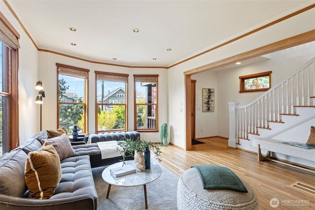 1524 10th Avenue W, Seattle, WA 98119