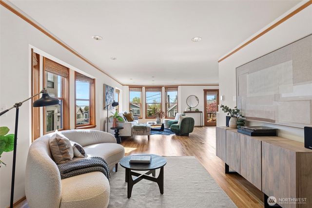 1524 10th Avenue W, Seattle, WA 98119