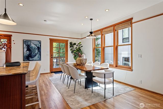 1524 10th Avenue W, Seattle, WA 98119