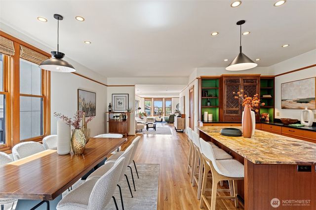 1524 10th Avenue W, Seattle, WA 98119