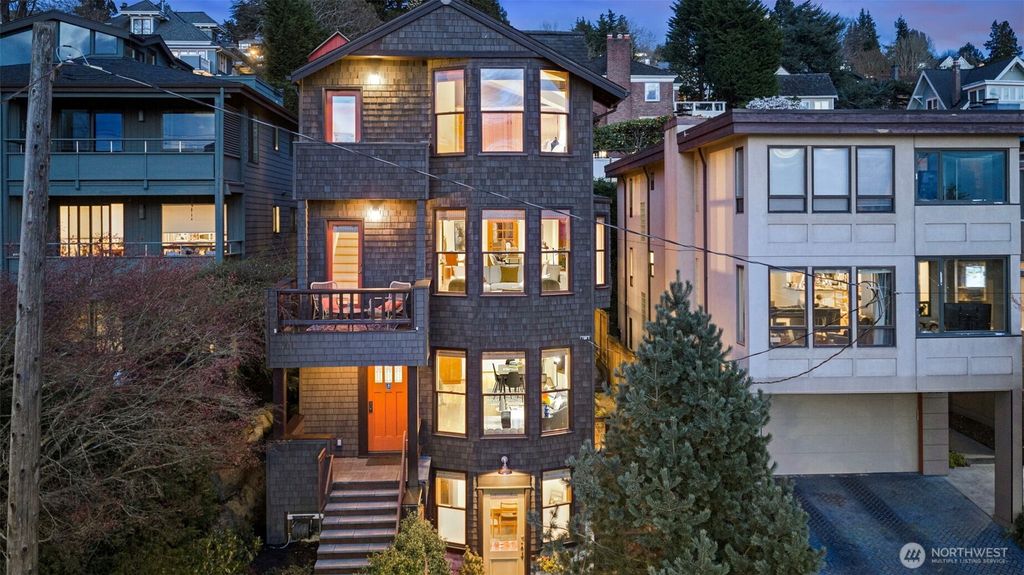 1524 10th Avenue W, Seattle, WA 98119