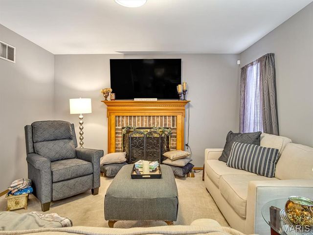 518 Deer Creek Road, O'fallon, IL 62269