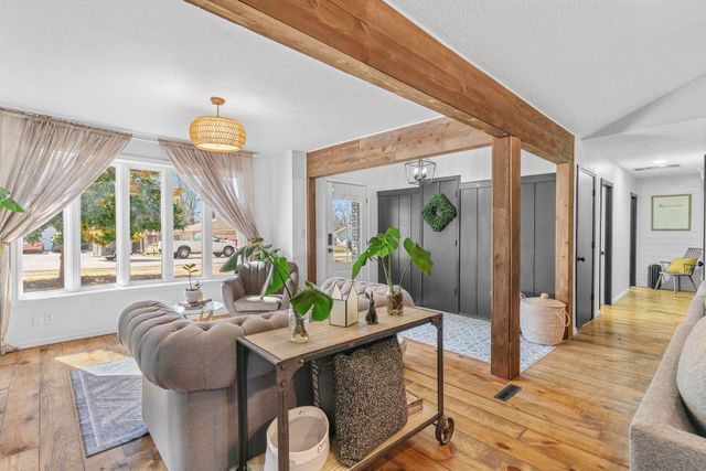 109 W Oak Street, Nixa, MO 65714