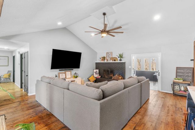 109 W Oak Street, Nixa, MO 65714