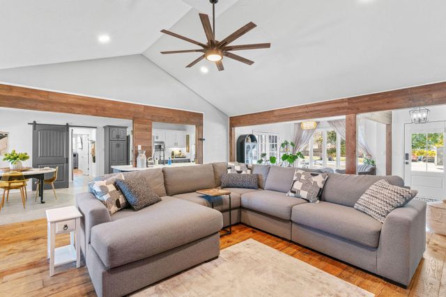 109 W Oak Street, Nixa, MO 65714