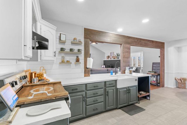 109 W Oak Street, Nixa, MO 65714