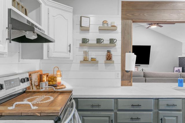 109 W Oak Street, Nixa, MO 65714