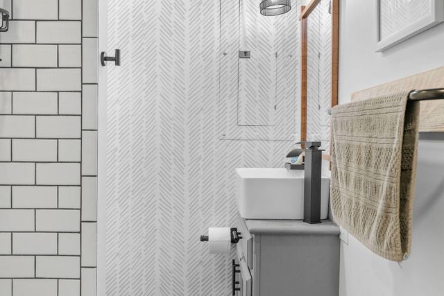 109 W Oak Street, Nixa, MO 65714