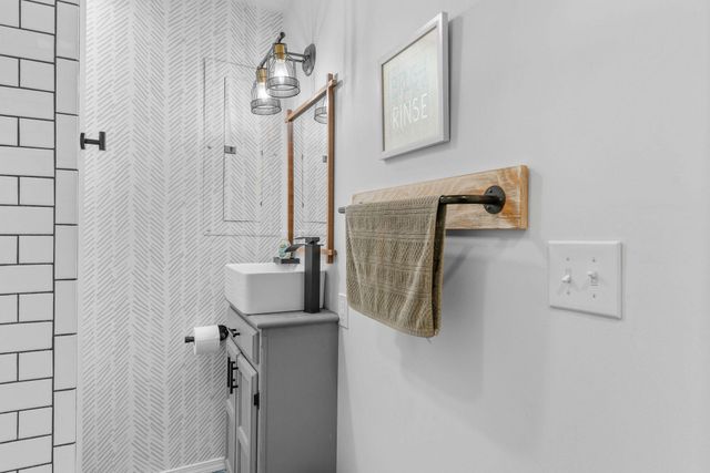 109 W Oak Street, Nixa, MO 65714