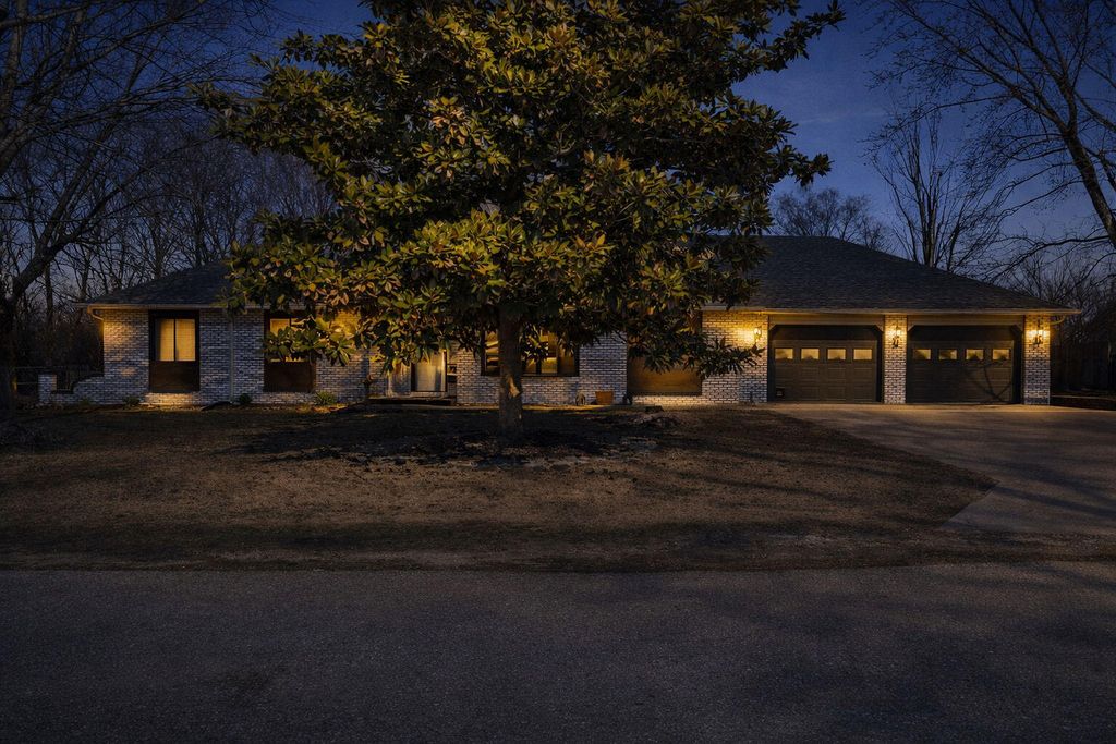 109 W Oak Street, Nixa, MO 65714