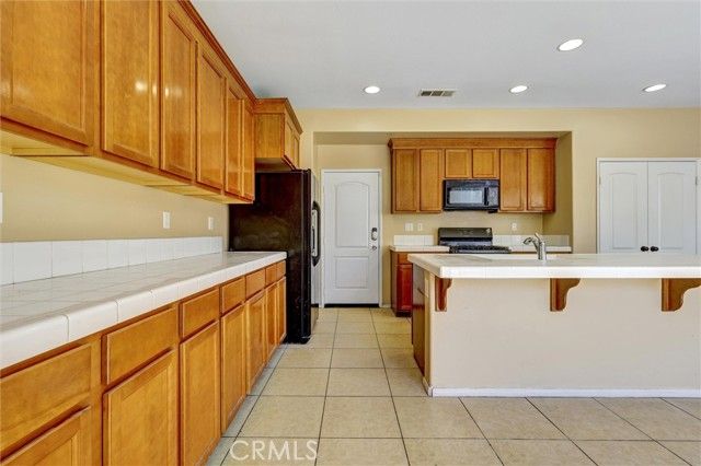 5750 Kingsbury Road, Palmdale, CA 93552