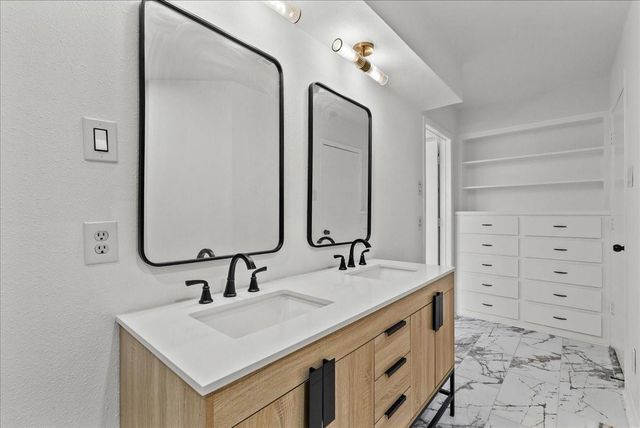 5762 Birdwood Road, Houston, TX 77096