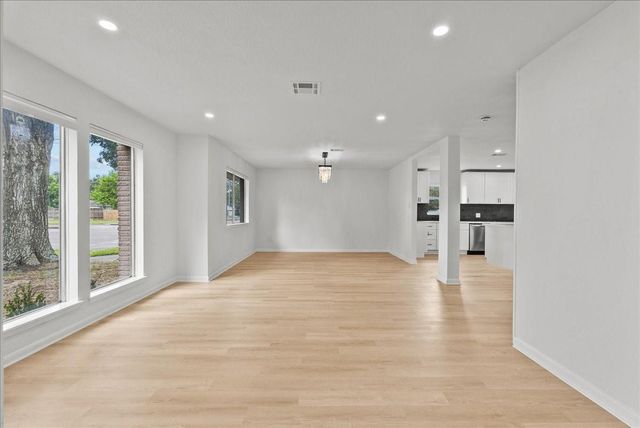 5762 Birdwood Road, Houston, TX 77096
