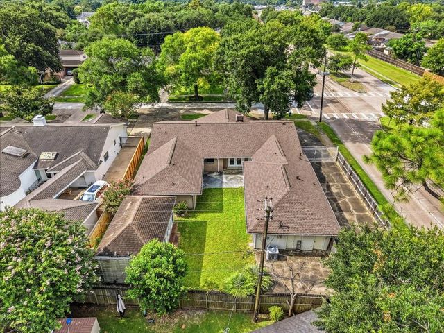 5762 Birdwood Road, Houston, TX 77096
