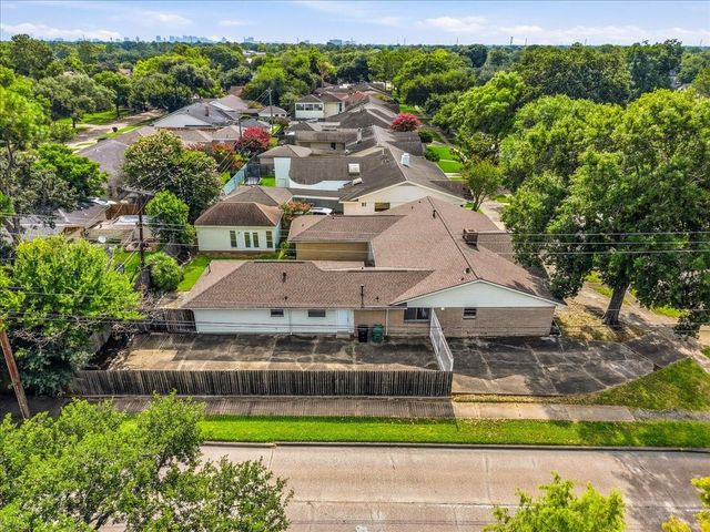 5762 Birdwood Road, Houston, TX 77096