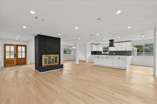 5762 Birdwood Road, Houston, TX 77096