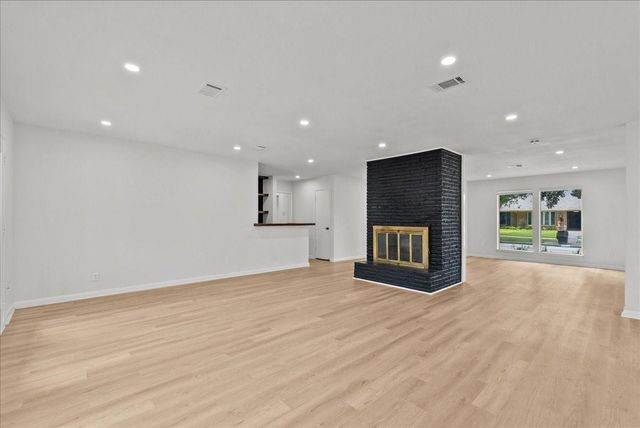 5762 Birdwood Road, Houston, TX 77096