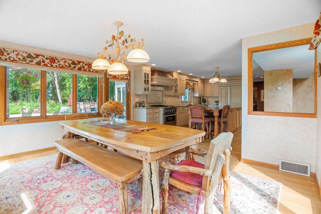 2150 Crestview Drive, Chanhassen, MN 55331