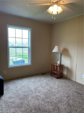 2600 Badger RD, Suffolk, VA 23434