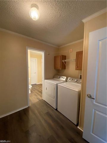 2600 Badger RD, Suffolk, VA 23434