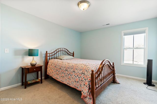 21 Violetear Ridge, Hampstead, NC 28443