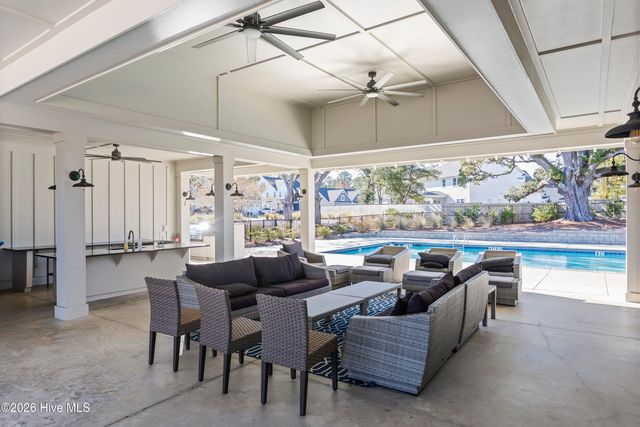 21 Violetear Ridge, Hampstead, NC 28443