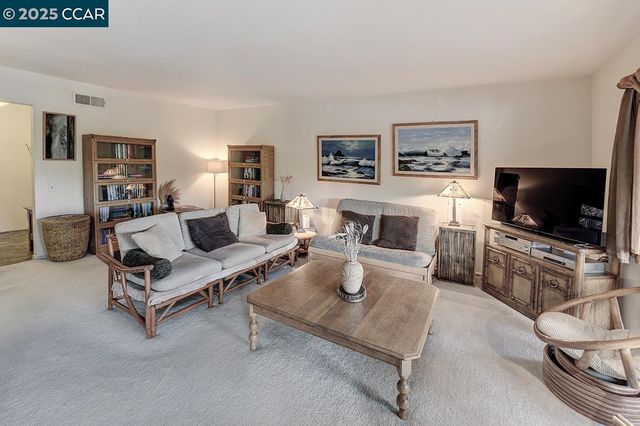 1216 Running Springs Rd 3, Walnut Creek, CA 94595