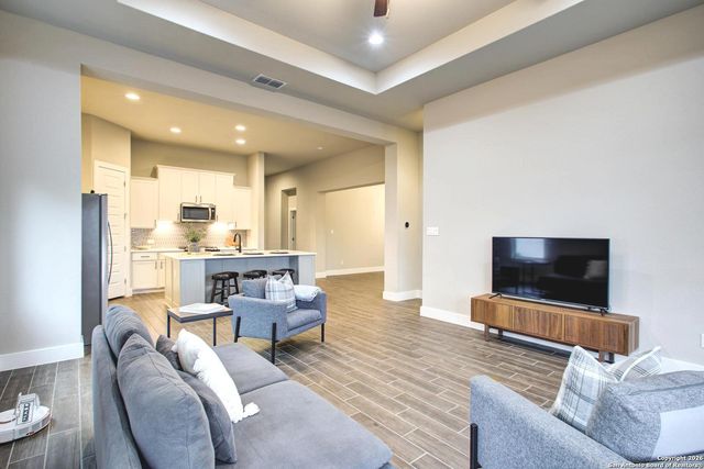 1038 Cadogan Squire, San Antonio, TX 78260