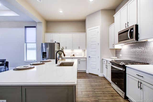 1038 Cadogan Squire, San Antonio, TX 78260