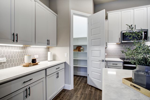 1038 Cadogan Squire, San Antonio, TX 78260