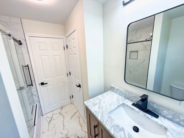 32 Turnpike St, North Andover, MA 01845