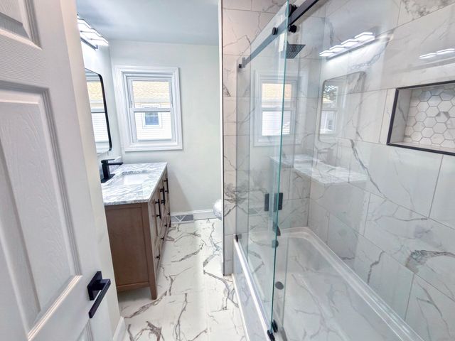 32 Turnpike St, North Andover, MA 01845