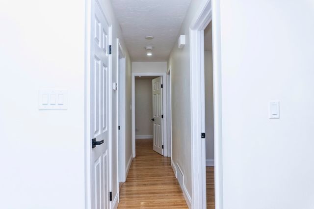 32 Turnpike St, North Andover, MA 01845