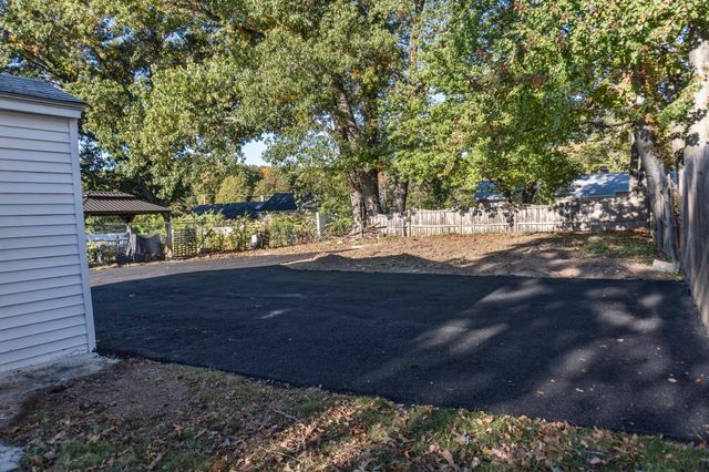 32 Turnpike St, North Andover, MA 01845